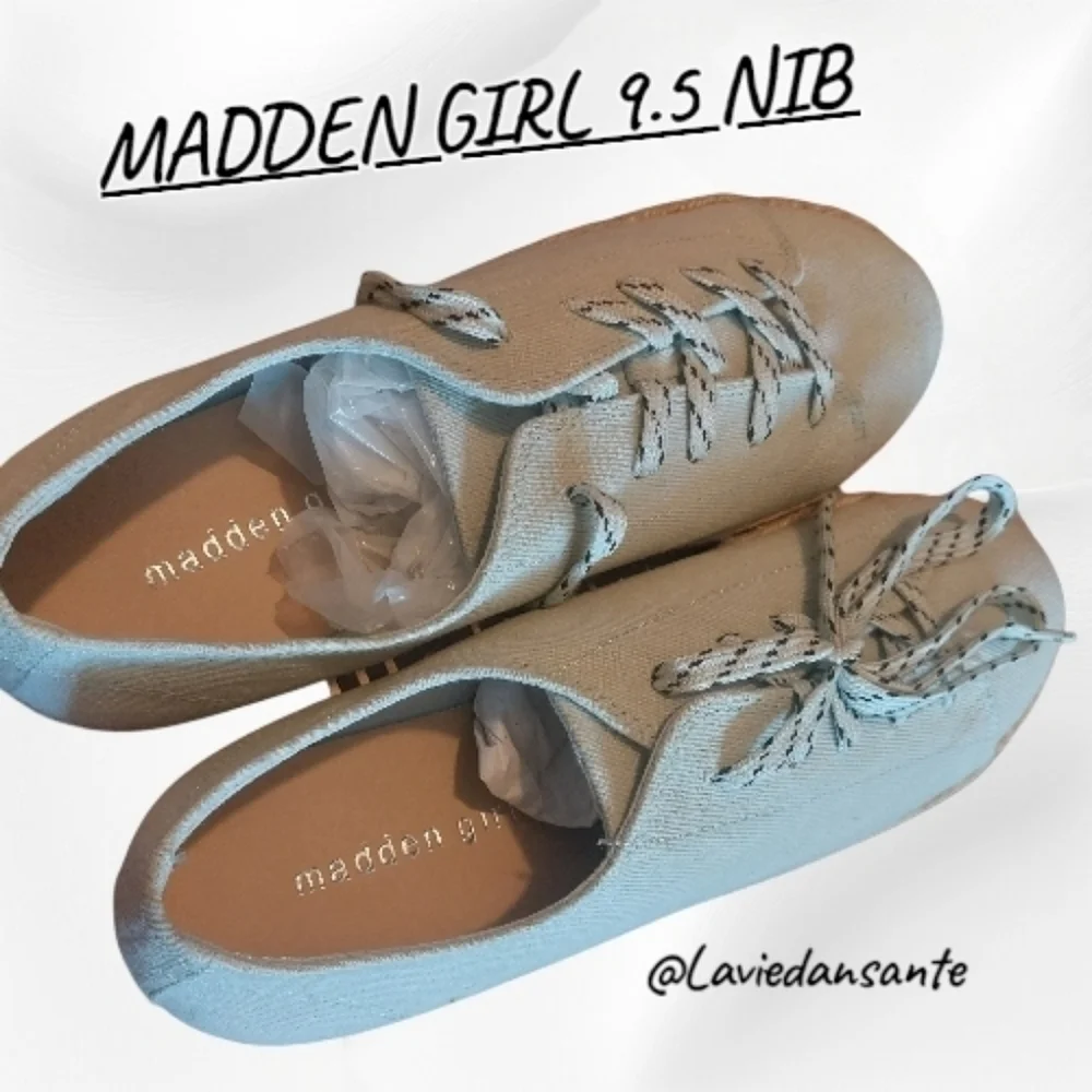 Madden Girl Fashion Sneakers Size 9.5 NIB